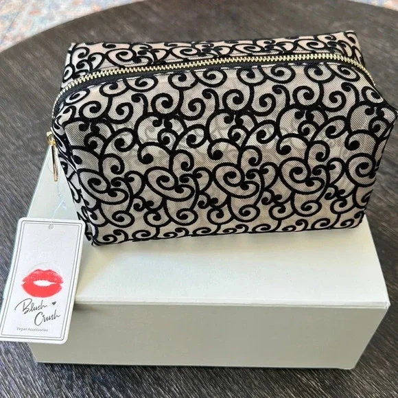 Blush Crush cosmetic bag - Picture 1 of 5